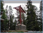 Соловки. Секирная гора. Поклонный крест в память новомучеников.