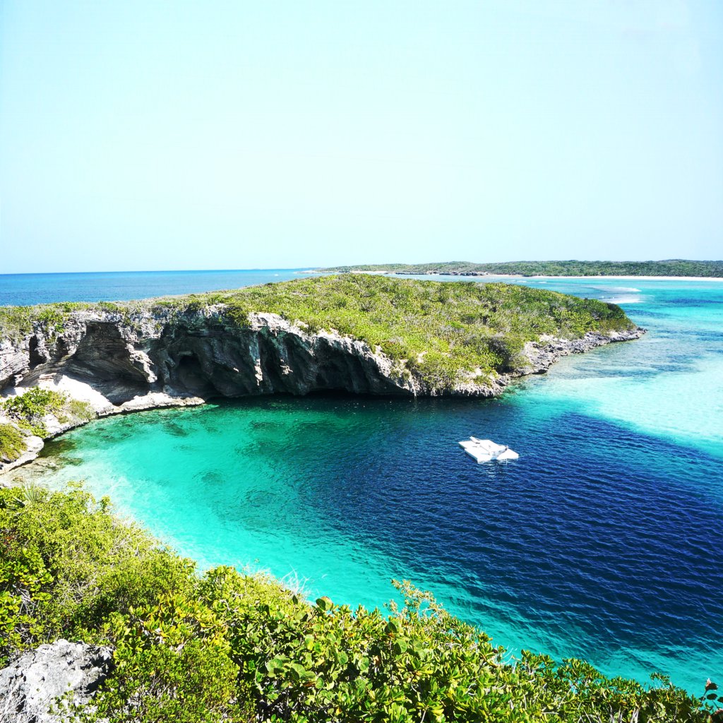 Багамский дайв-сайт Голубая дыра Дина (Dean’s Blue Hole) на острове Лонг-Айленд