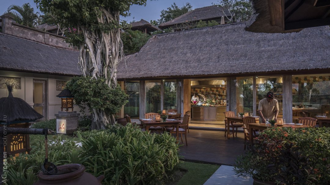 Ресторан в отеле Four Seasons Resort Bali at Jimbaran Bay