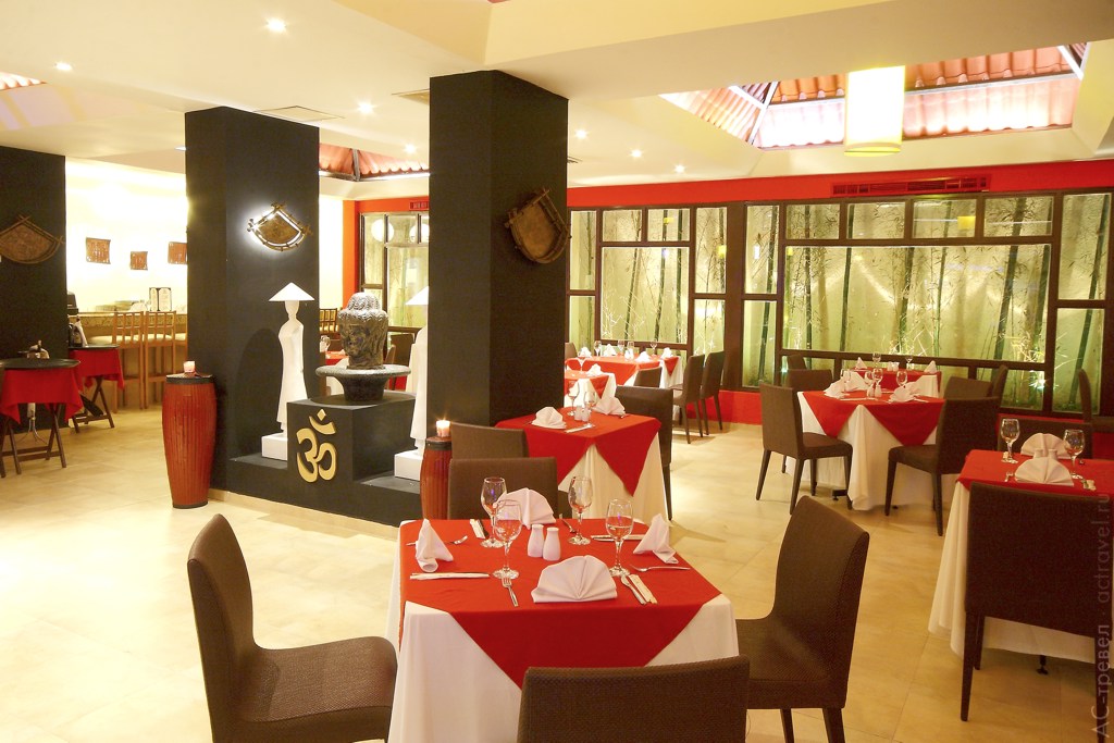 Ресторан в отеле Golden Parnassus